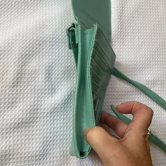 Tiffany blue. Cross body card holder - Picture 5 of 6